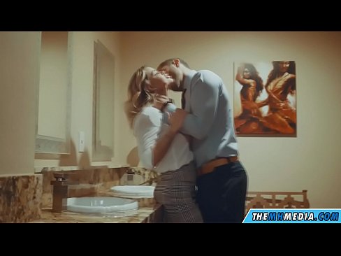 ❤️ Kana blonde ine busty inokukwezvera muchimbuzi cheveruzhinji pane zvinonyadzisira sn.mobilecric.top ❤